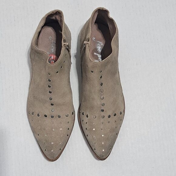 Free People Aquarian Studded Leather Distressing Suede Ankle Boots Taupe Size 6 - Picture 11 of 17